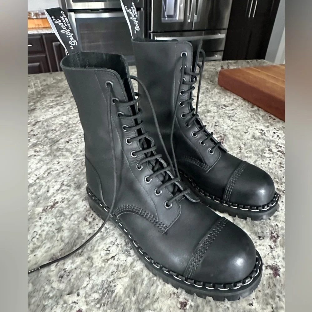 Gripfast Black Greasy 10 Eye Steel Toe Capped Derby Boot